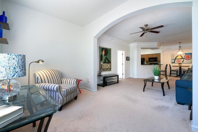 Building Photo - 5205 Myrtlewood Cir E