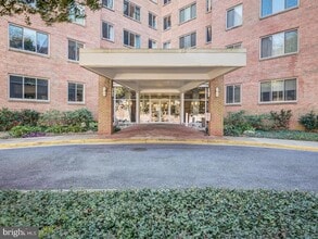 Building Photo - 3000 Spout Run Pkwy