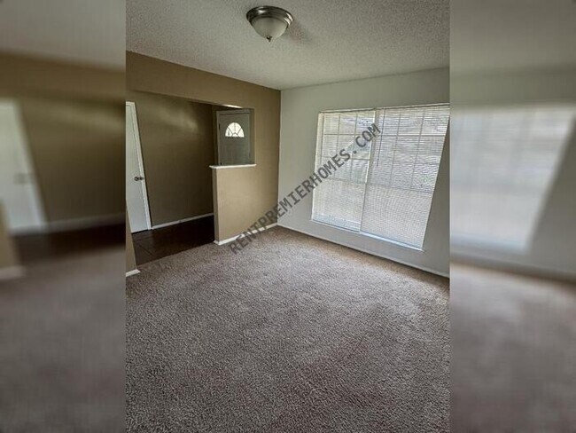Foto del edificio - 2020 Fordham Ln