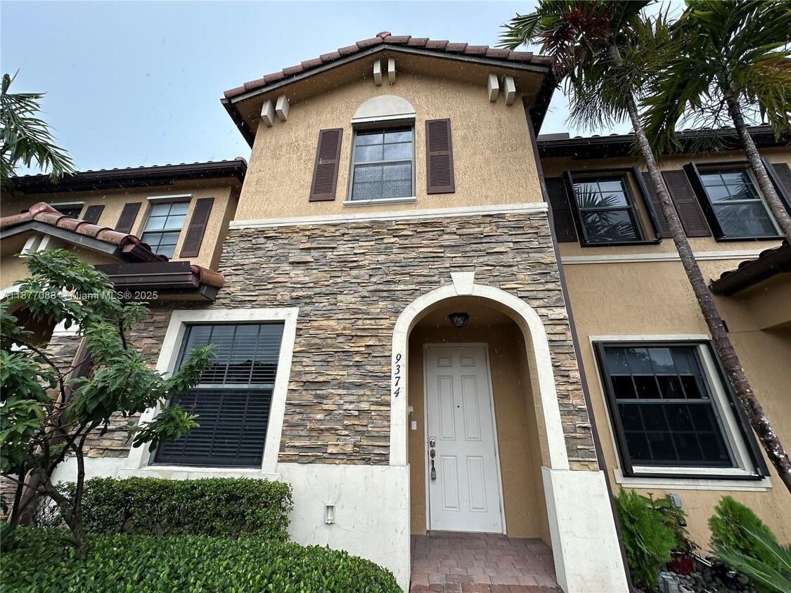 Foto principal - 9374 W 32nd Ln
