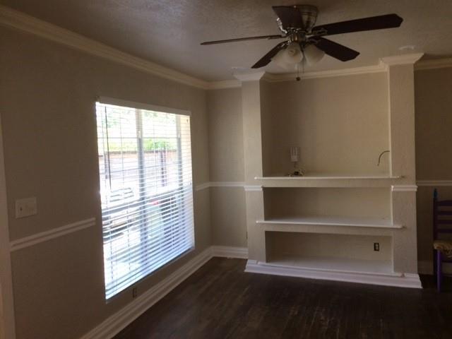Building Photo - 76 San Saba St