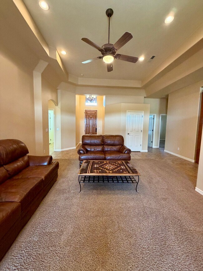 Foto del edificio - 1642 N Great Basin Dr