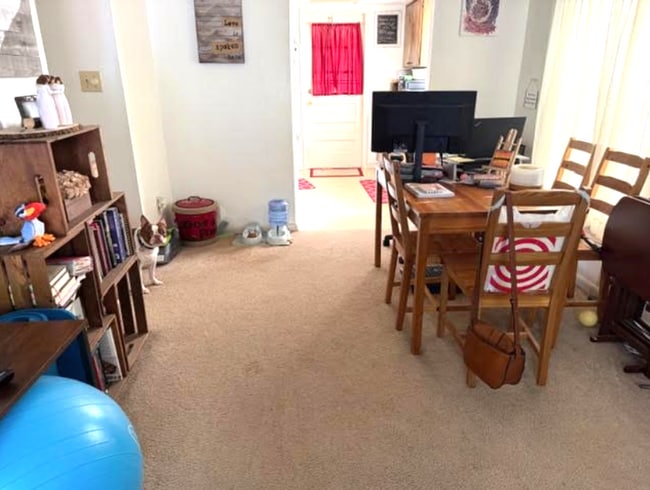 Foto del edificio - 2 bedroom 1 bath in a quiet neighborhood