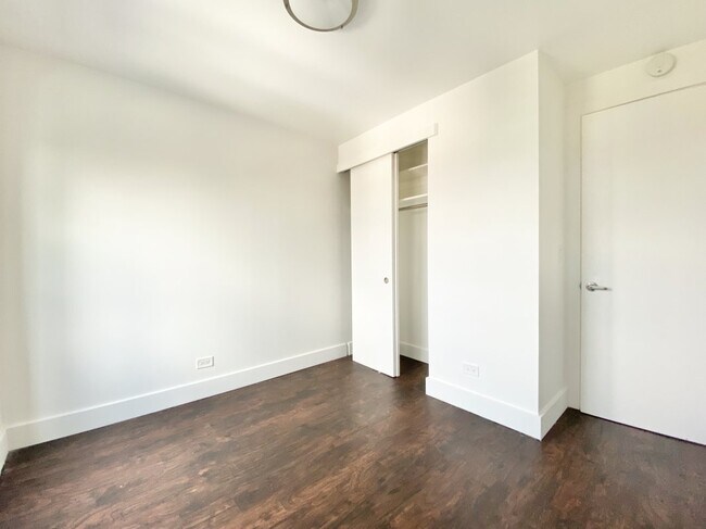Building Photo - 410 St Nicholas Ave