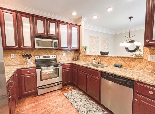 Foto del edificio - 634 Irwin St NE