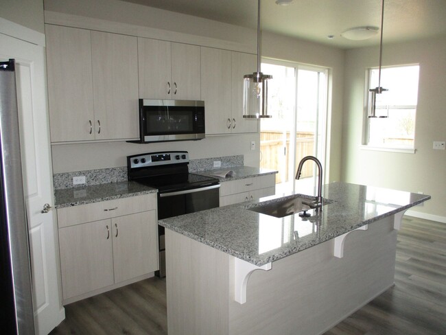 Foto del edificio - Brand New Berthoud Property facing the Mou...