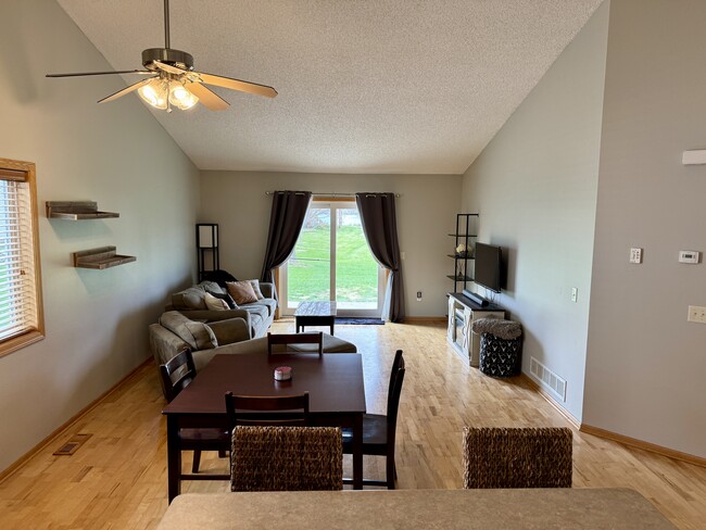Building Photo - 438 Lake Trail