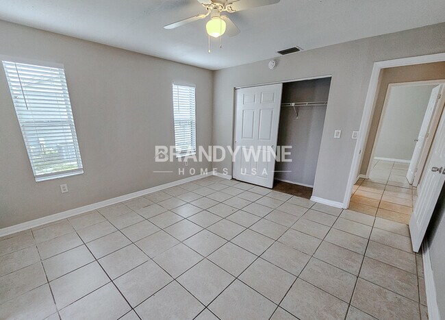 Building Photo - **1 MONTH FREE HOLIDAY SPECIAL!!** Market ...