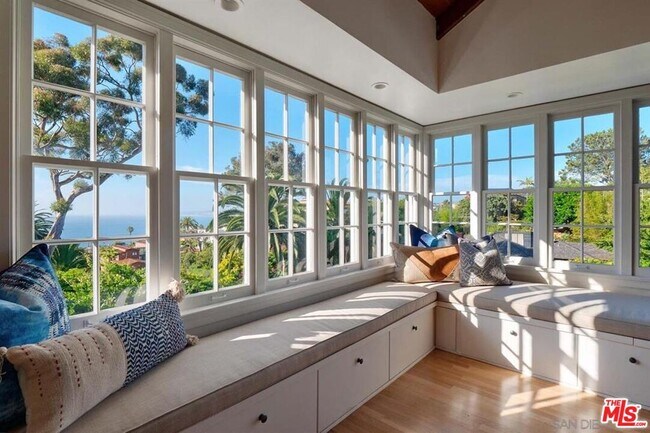 Foto del edificio - 7715 Whitefield Pl