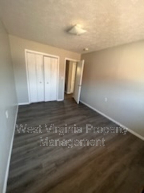 Building Photo - 130 Elm St