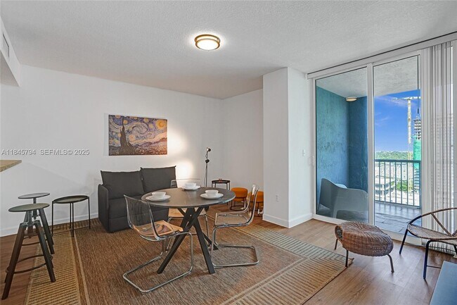 Foto del edificio - 170 SE 14th St