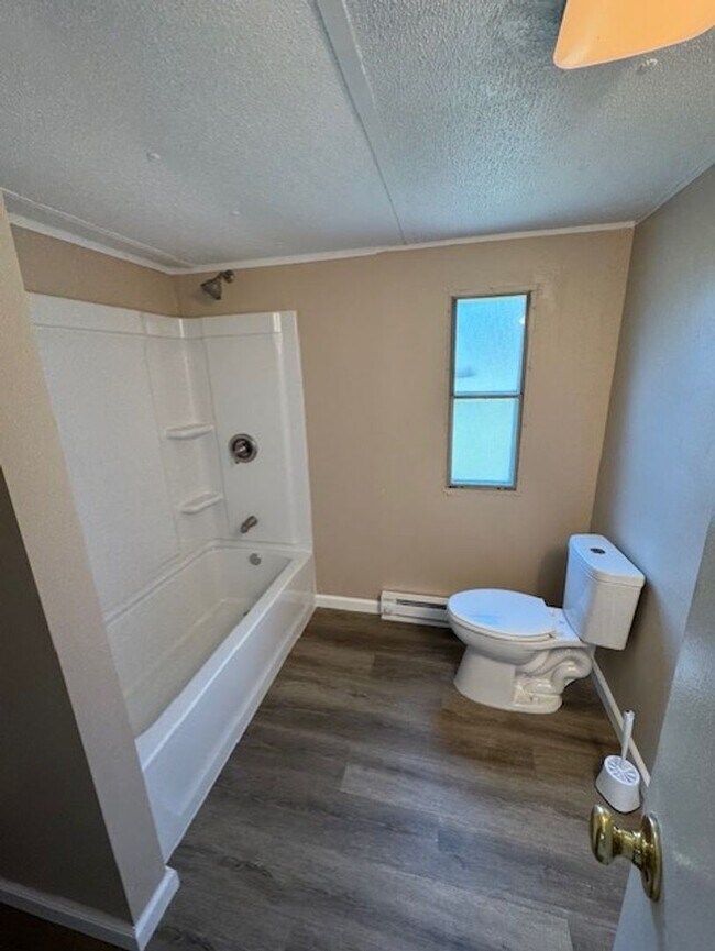 Foto del edificio - Newly Remodled 3 Bedroom 2 Bath Unit