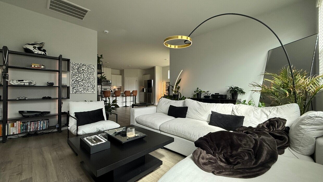Foto principal - 2042 Live Oak Dr