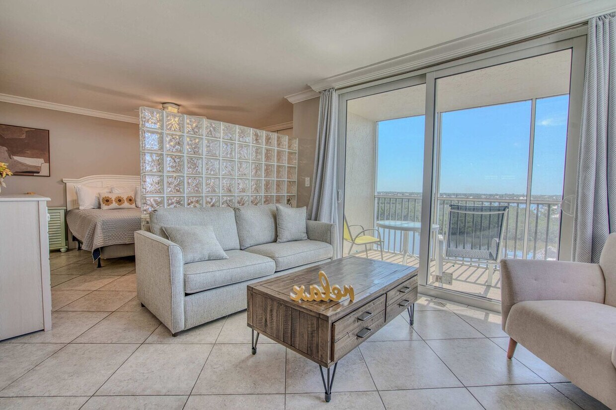 Foto principal - 27954 Hickory Blvd