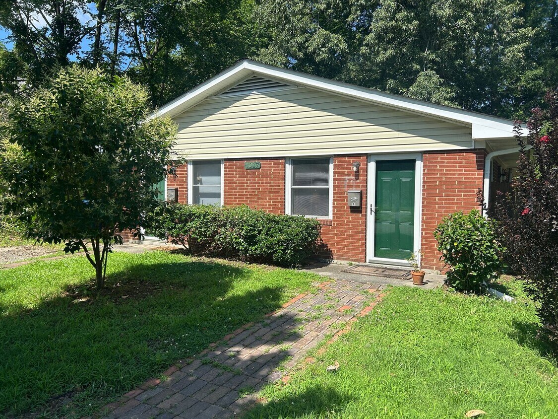 Primary Photo - 1017 Onslow St
