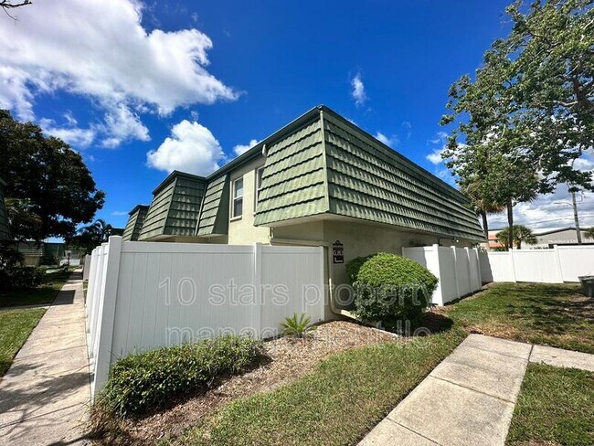 Building Photo - 1799 N Highland Ave