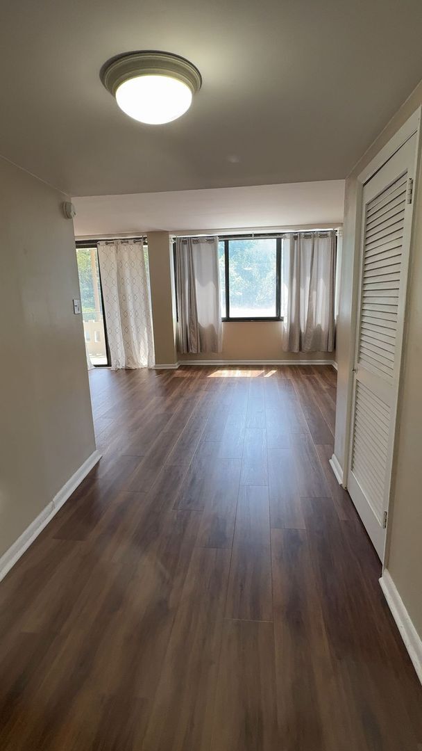 Foto del edificio - 6301 Stevenson Ave