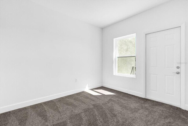 Building Photo - 452 Lake Shore Pkwy
