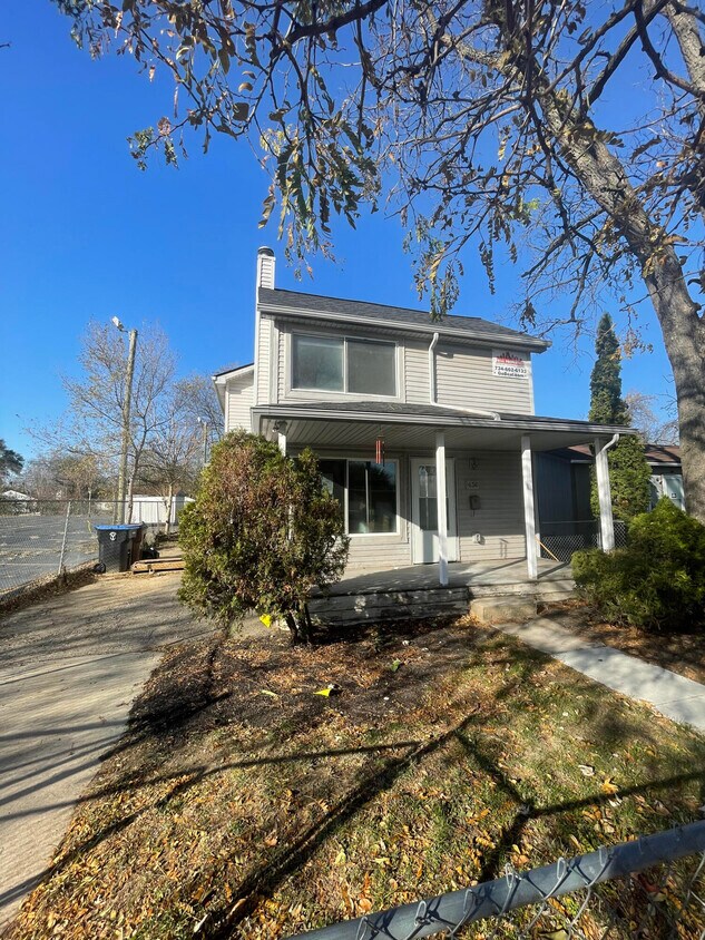 Foto principal - 436 S Washington St