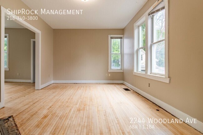 Foto del edificio - 2244 Woodland Ave