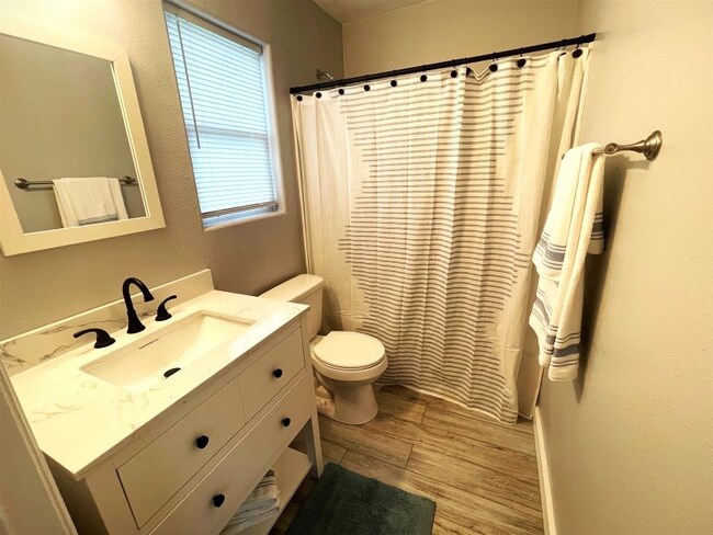 Foto del edificio - 2522 Williams Rd