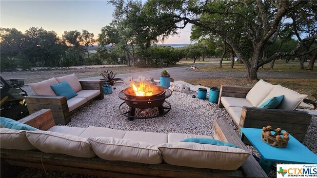 Foto del edificio - 2055 Island View