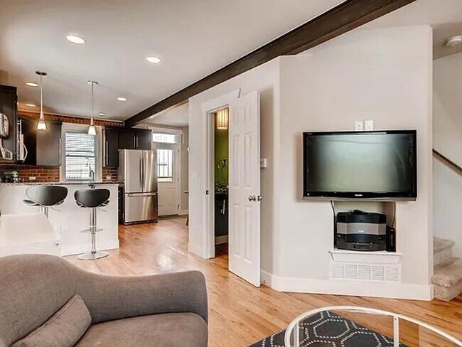 Charming End-Unit Townhome for Rent in Cur... - Charming End-Unit Townhome for Rent in Cur...