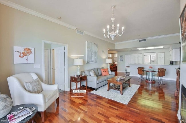 Building Photo - 1 br, 1 bath Condo - 1561 Euclid Ave Apt 3