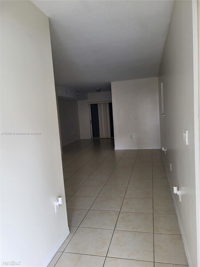 Foto del edificio - 3 br, 2 bath House - 1260 SE 31st Ct # 106-34