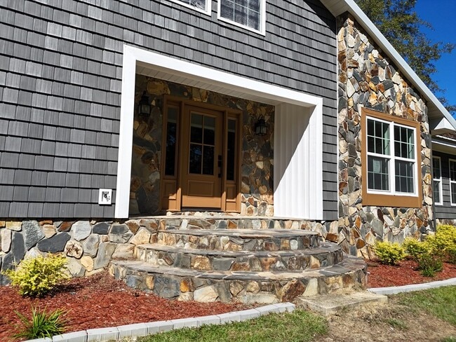 Building Photo - 171 Longwood Dr