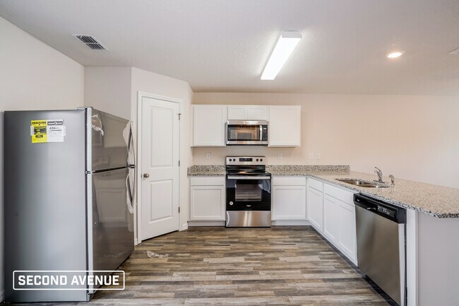 Foto del edificio - 6896 N Sandborn Loop