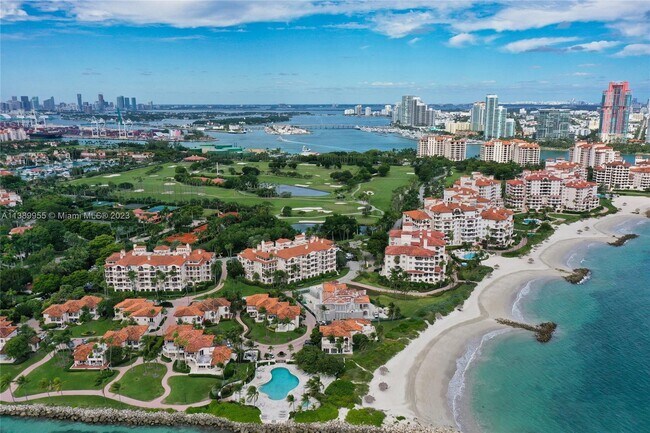 Building Photo - 19133 Fisher Island Dr