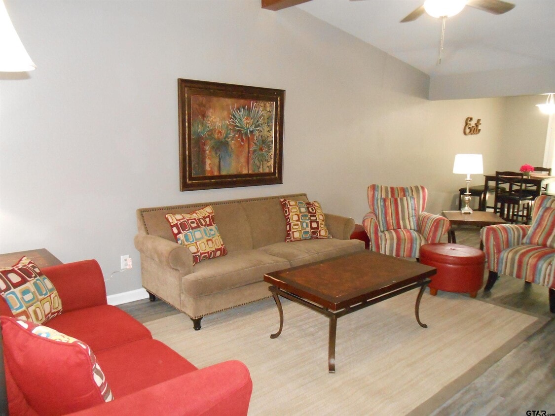 Foto principal - 7108 Gatewood Dr