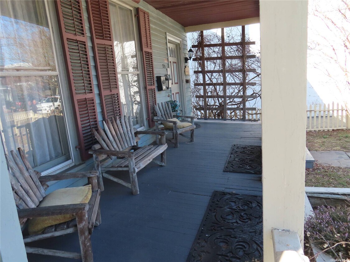 Building Photo - 206 Deer Pk Ave