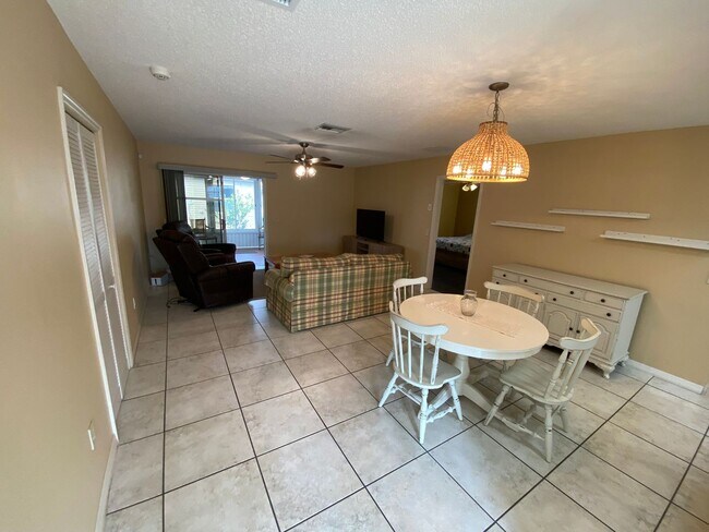 Foto del edificio - SEASONAL RENTAL or ANNUAL LEASE in The Village of Duval 2 Beds, 2 Bath + den home, Pets OK.