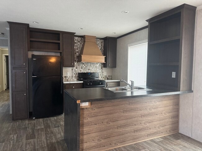 Foto del edificio - 4477 Goldenrod Dr