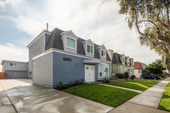 Building Photo - 16904 New Hampshire Ave