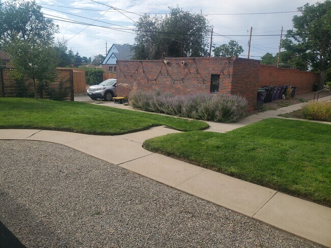 garajes - 3333 N Harrison St