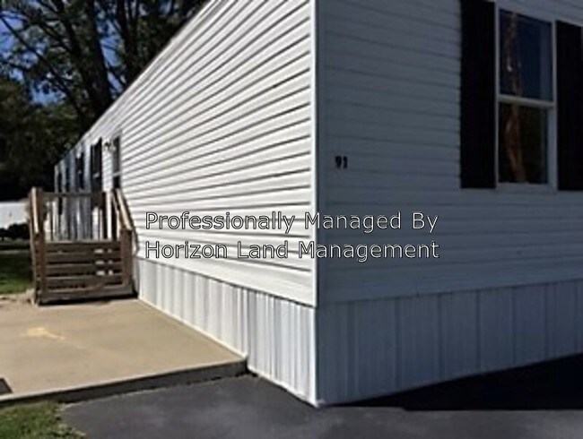 Building Photo - 91 Queens Dr SW