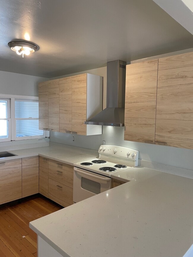 Building Photo - 608 California St