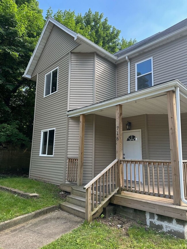 Building Photo - 716 Allegheny St