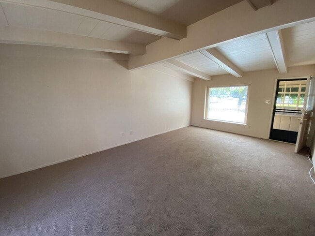 Building Photo - 1205 Lela Ln