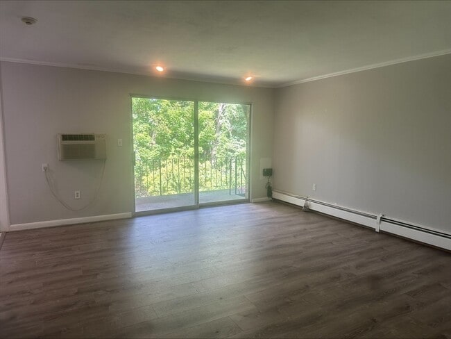 Building Photo - 21 Fernview Ave