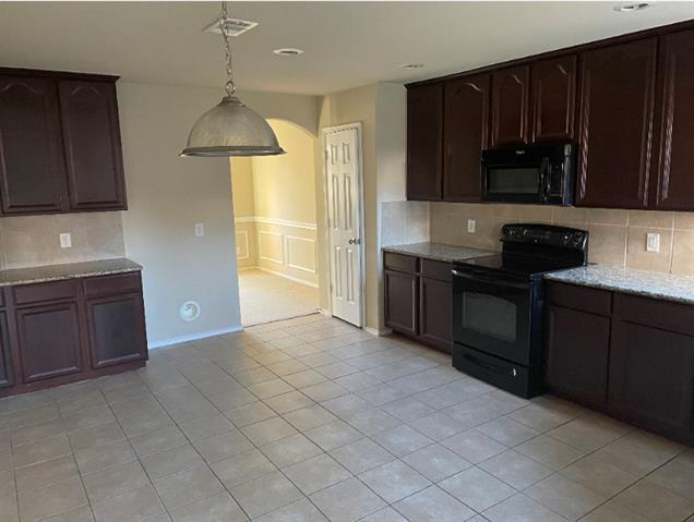 Foto del edificio - 5620 Crestwood Dr