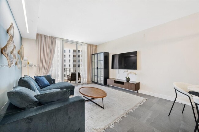 Foto del edificio - 801 Brickell Key Blvd