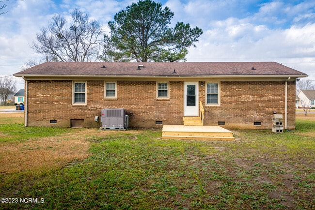 Building Photo - 1403 Tucker Rd