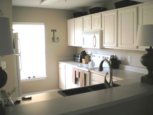 Kitchen - 210 16th St