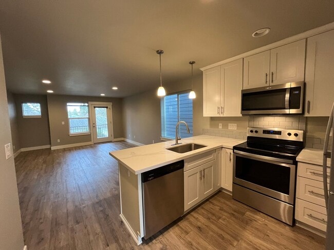Building Photo - 2020 Build ~ 3Bd/ 1.5Ba Home in Hazelwood ...