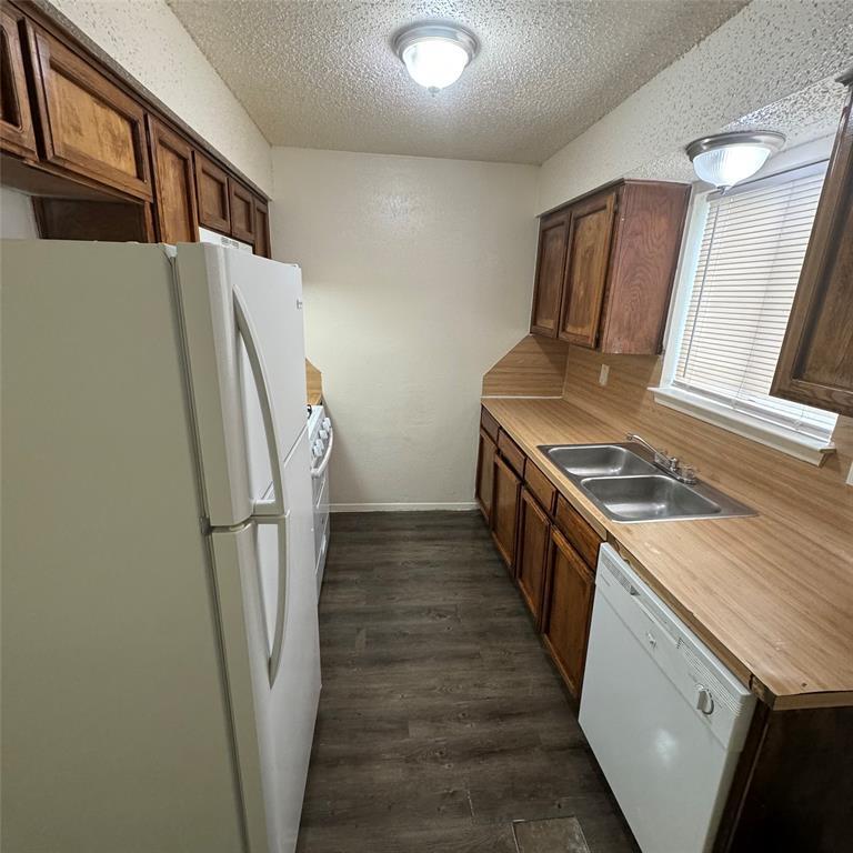 Foto principal - 6901 Wentworth Dr