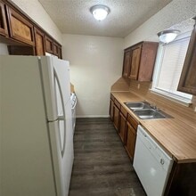 Building Photo - 6901 Wentworth Dr